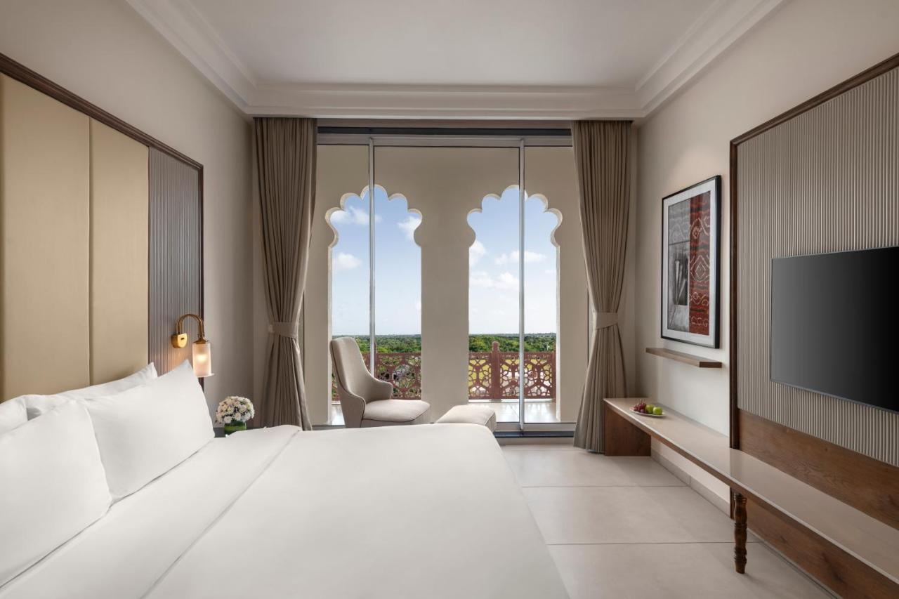 Uday Palace Navsari, A Member Of Radisson Individuals Eksteriør billede