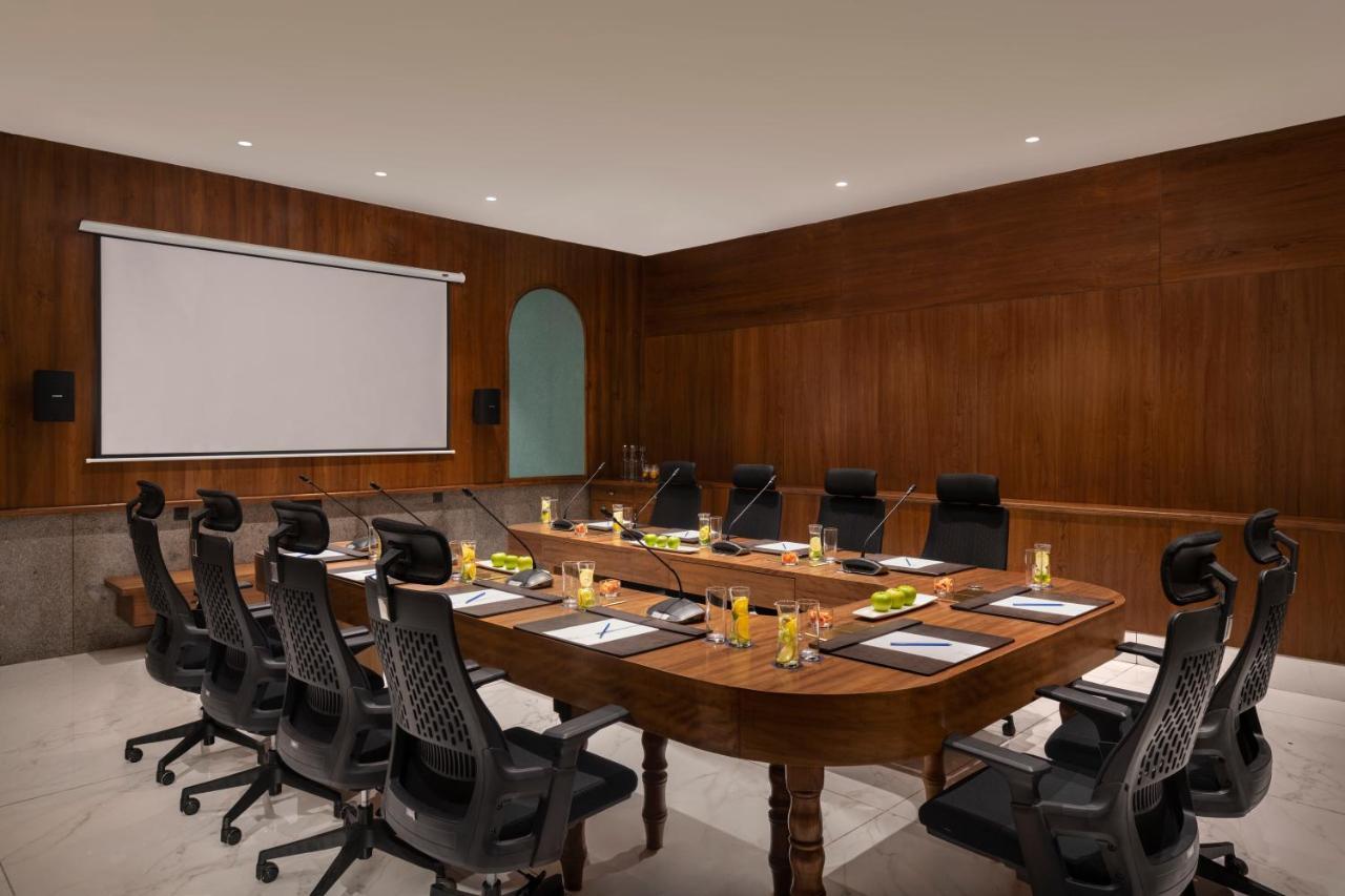 Uday Palace Navsari, A Member Of Radisson Individuals Eksteriør billede