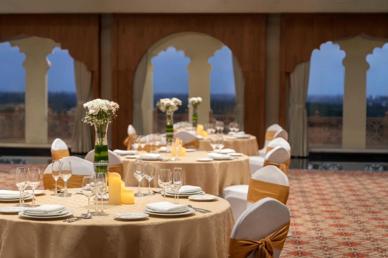 Uday Palace Navsari, A Member Of Radisson Individuals Eksteriør billede