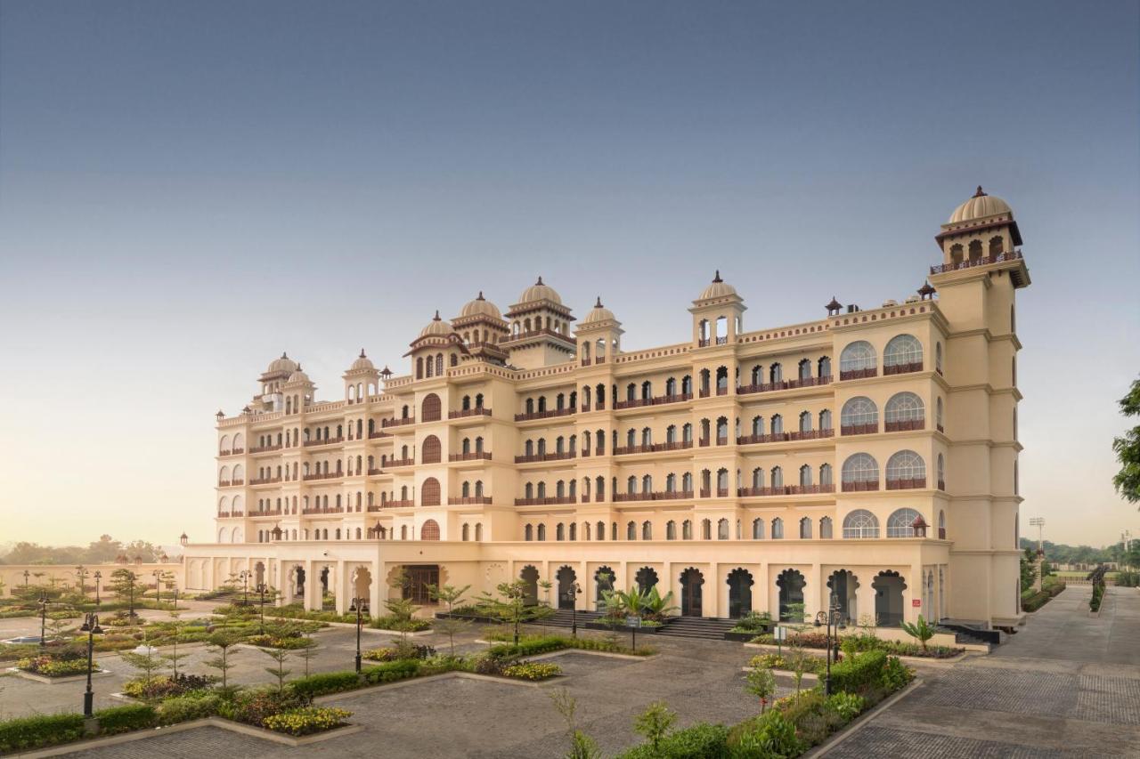 Uday Palace Navsari, A Member Of Radisson Individuals Eksteriør billede