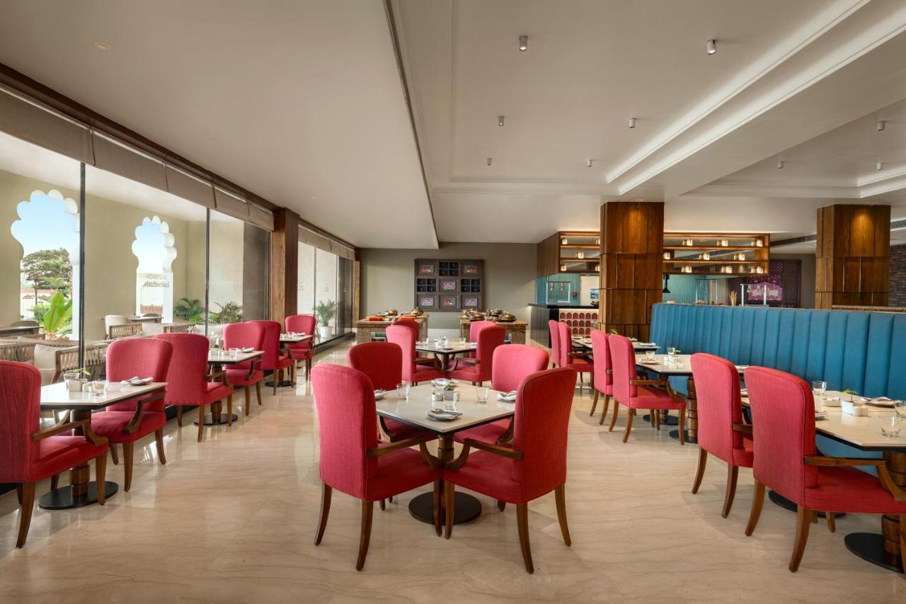 Uday Palace Navsari, A Member Of Radisson Individuals Eksteriør billede