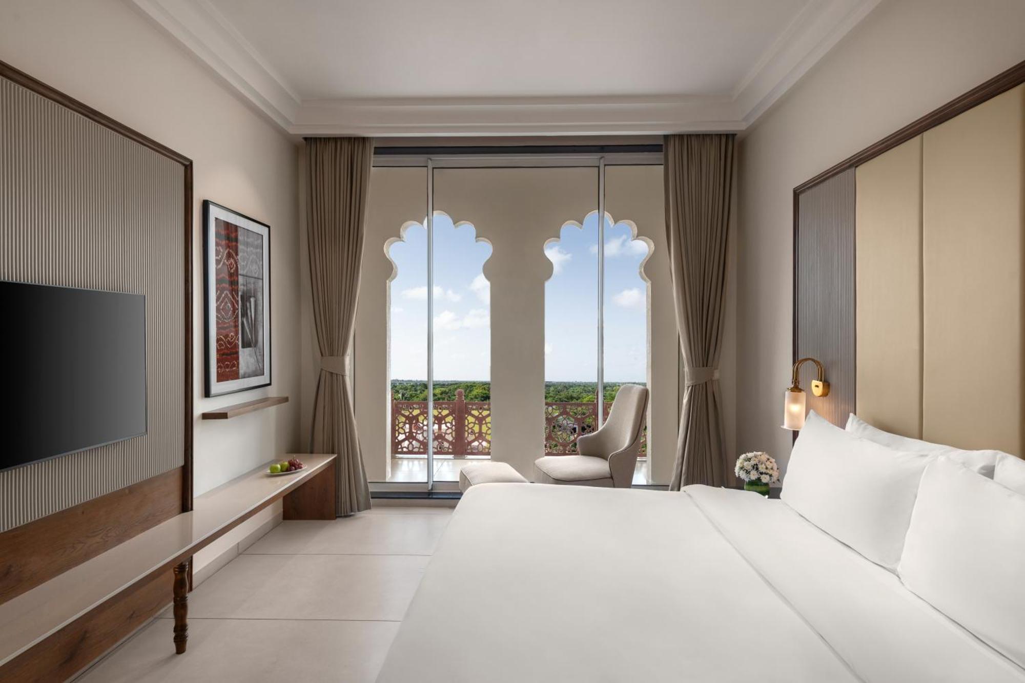 Uday Palace Navsari, A Member Of Radisson Individuals Eksteriør billede